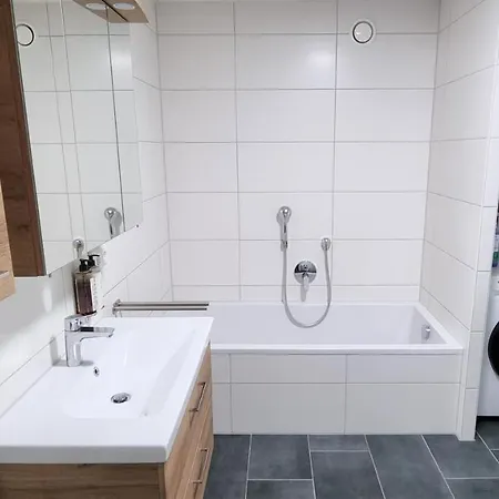 Flat11 4-zi Messe Karlsruhe ריינשטטן